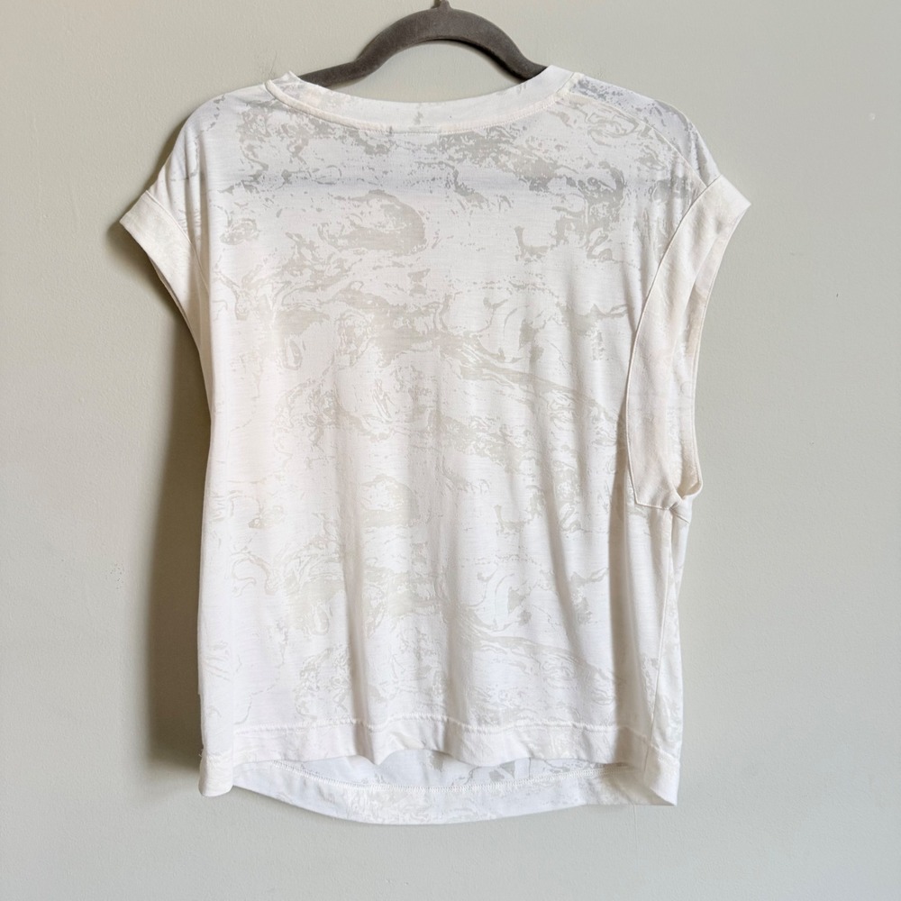 Varley Virden T-Shirt White Marble Print Muscle Tee Cap Sleeve Small NWOT - Picture 5 of 5